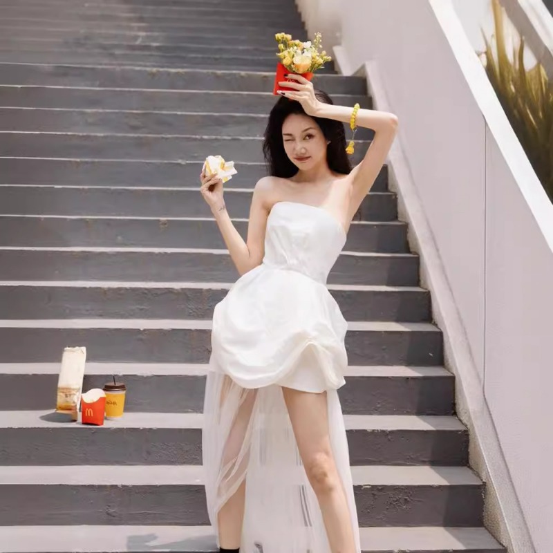 Photography Lighting - Gaun Pagi Tanpa Tali Warna Putih
