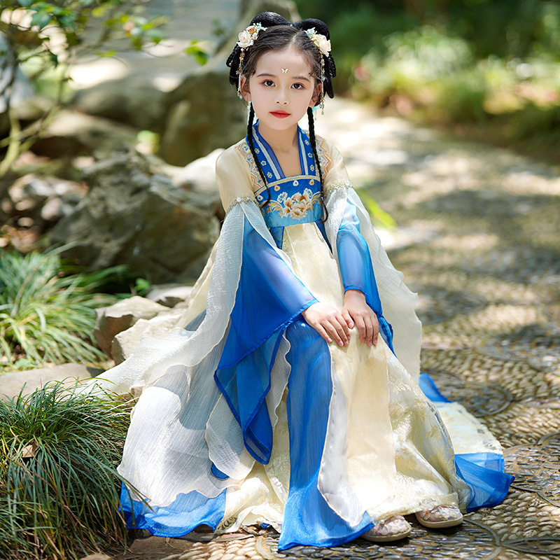 Photography Year - Gaun Hanfu gadis tradisional Cina, kostum